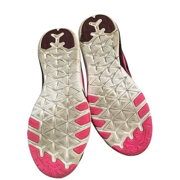 Nike Maroon and Pink Athletic Shoes Nike free size 9 excellent condition - Picture 4 of 4